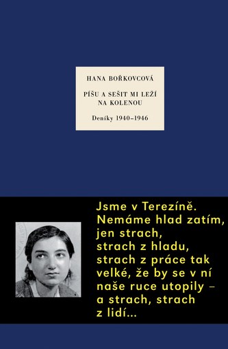 Píšu a sešit mi leží na kolenou