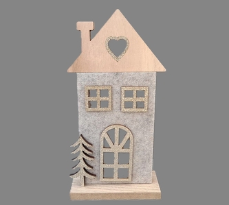 Domek na podstavci se stromkem