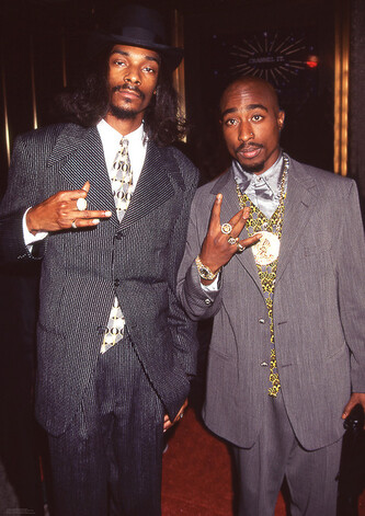 Plakát, Obraz - Snoop Dogg & Tupac - Suits, 59.4 × 84.1 cm