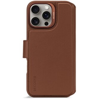 Decoded Leather Detachable Wallet, tan - iPhone 16 Pro Max