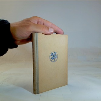 Před pultem a za pultem