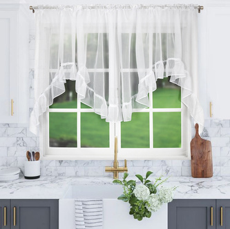 Dekorační krátká záclona s ozdobným volánem s řasící páskou FANCY bílá 400x140 cm MyBestHome