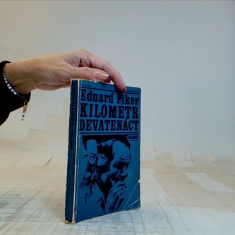 Kilometr devatenáct