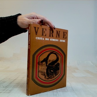 cesta do stredu zeme