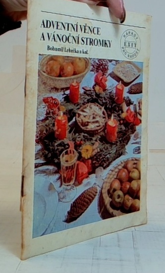 Adventní věnce a vánoční stromky