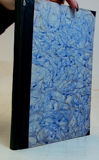 Tři kaštanoví koně