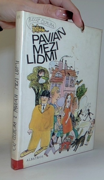 Pavián mezi lidmi