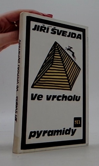 Na vrcholu pyramidy