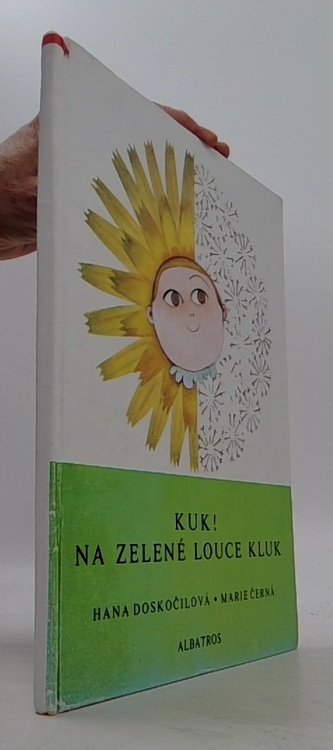 Kuk! Na zelené louce kluk