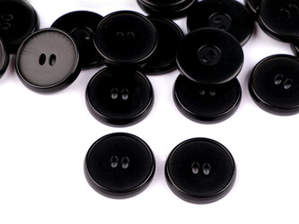 Knoflík velikost 32", 40", 44" podlouhlé dírky - 50 ks - 5 (40") černá