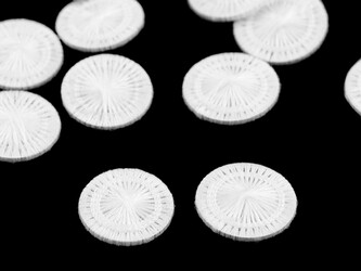 Knoflík nitěný pro ložní povlečení velikost 24; 26" - 10 ks - 2 (26") bílá