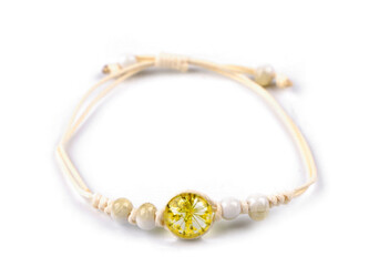 Náramek shamballa s korálky a květem - 1 ks - 4 žlutá světlá