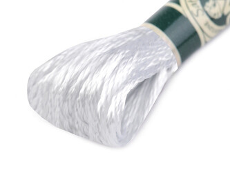 Vyšívací příze DMC Mouliné Satén - 1 ks - S5200 White