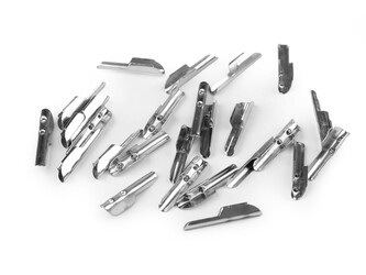 Kovová koncovka na výrobu uch na papírové tašky 4x19 mm - 250 ks - nikl