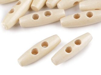 Dřevěný knoflík oliva 12x40 mm - 100 ks - 7 přírodní sv. lakovaná