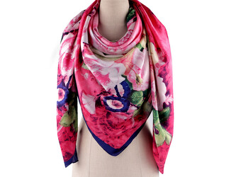 Velký saténový šátek s květy 130x135 cm - 1 ks - 3 pink