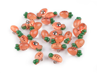 Knoflík 3D mrkev velikost 26" - 25 ks - 2 oranžová mrkvová