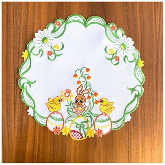 Velikonoční vyšívaný dekorační ozdobný ubrousek EASTER III. O  30 cm Mybesthome