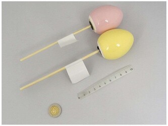 Figurka ceramiczna Jajko na patyku 144 wym. 5x6/21 cm, One Dollar