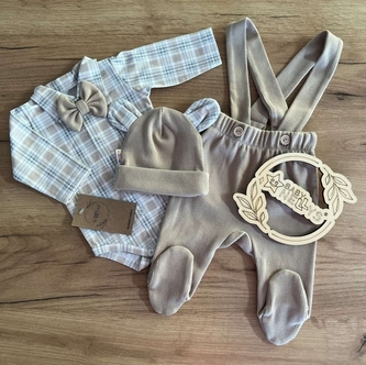 Bavlněná souprava Gentleman 3D, body, polodupačky s láclem, čepička, béžová/kostička; 56 (1-2m)