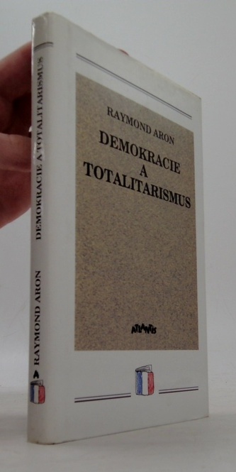 Demokracie a totalitarismus
