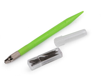 Výtvarný řezák s náhradními čepelemi - 1 ks - 2 náhodná barva