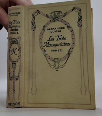 Les Trois Mousquefaures