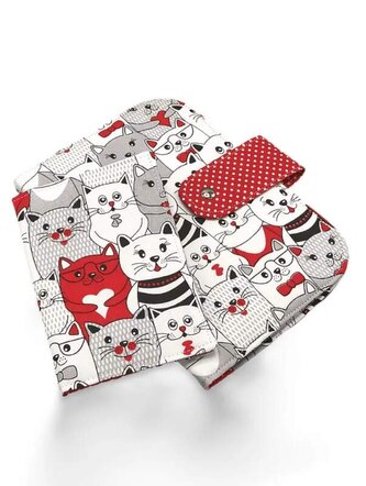 Sada plenkovníku / pouzdra na pleny a obalu na očkovací a zdravotní průkaz dítěte - Červené kočky v kině