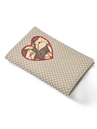 Obal na očkovací a zdravotní průkaz dítěte - Červené srdce