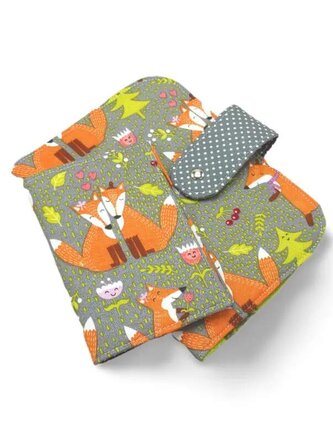 Sada plenkovníku / pouzdra na pleny a obalu na očkovací a zdravotní průkaz dítěte - Šedé lišky