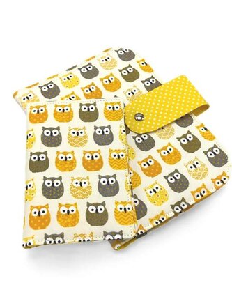 Sada plenkovníku / pouzdra na pleny a obalu na očkovací a zdravotní průkaz dítěte - Žluté sovy
