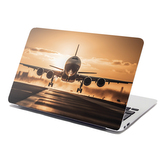 Samolepka na notebook Letadlo přistávající při západu slunce: 38x26 cm