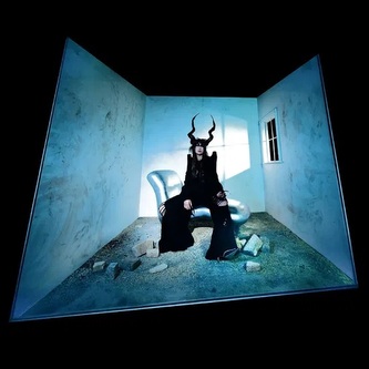 Circuit Des Yeux:  Halo On The Inside