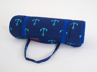 B.E.S. - Petrovice, s.r.o. Plážové lehátko v ruličce - modré kotvičky