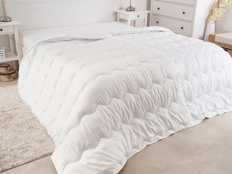 B.E.S. - Petrovice, s.r.o. Přikrývka Bella Premium Rozměr: 200 x 220