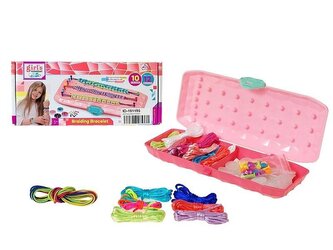 Koraliki ze sznurkiem i krosnem