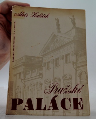Pražské paláce