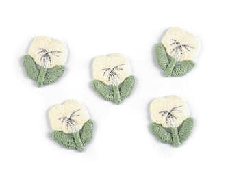 Vyšívaný květ 2,1x2,5 cm - 10 ks - 1 krémová světlá