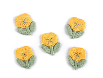 Vyšívaný květ 2,1x2,5 cm - 10 ks - 2 žlutá světlá
