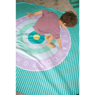 QUUT Play Towel XL Terč s abecedou - osuška