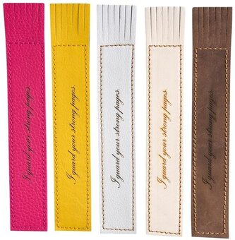 Kožená záložka se střapci I Guard your Strong pages