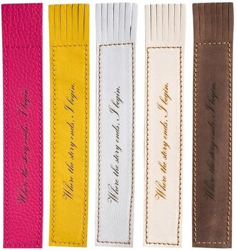 Kožená záložka se střapci Where the story ends. I begin.