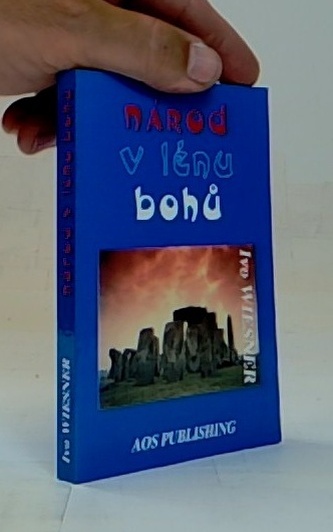 Národ v lénu bohů