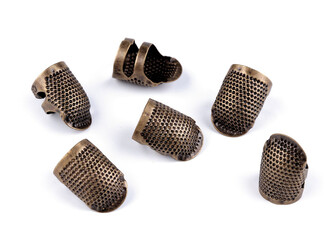 Náprstek kovový, nastavitelná velikost - 10 ks - staromosaz