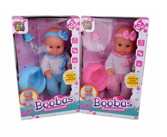 Bobas sikający z nocnikiem i butelką