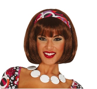 Krátká hnědá paruka