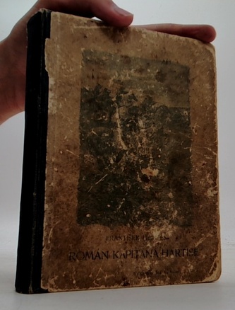 Román Kapitána Hartise