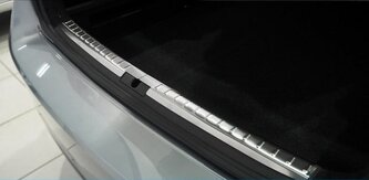 Ochranná lišta hrany kufru Škoda Superb III. 2015-2024 (vnitřní) Ochranná lišta hrany kufru Škoda Superb III. 2015-2024 (vnitřní)
