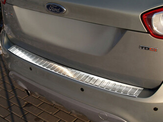 Ochranná lišta hrany kufru Ford Kuga 2008-2013 (matná) Ochranná lišta hrany kufru Ford Kuga 2008-2013 (matná)