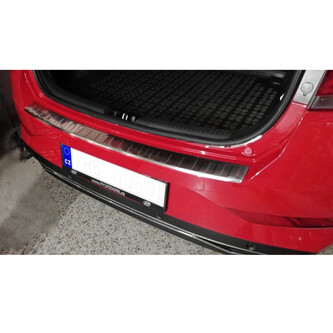 Ochranná lišta hrany kufru Hyundai i30 2020- (hatchback, matná) Ochranná lišta hrany kufru Hyundai i30 2020- (hatchback, matná)